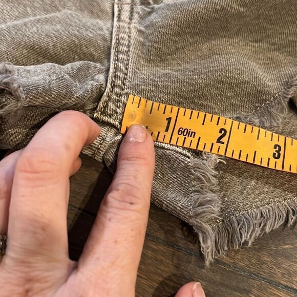 Current Elliott The Boyfriend Short Distressed Denim Olive Green Gray - Picture 6 of 12